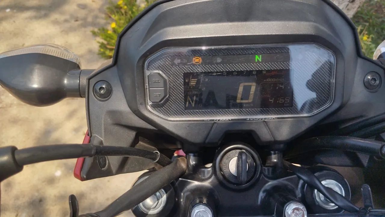 VENDO TITAN 160 BAIXO KM NOVA - Foto 3