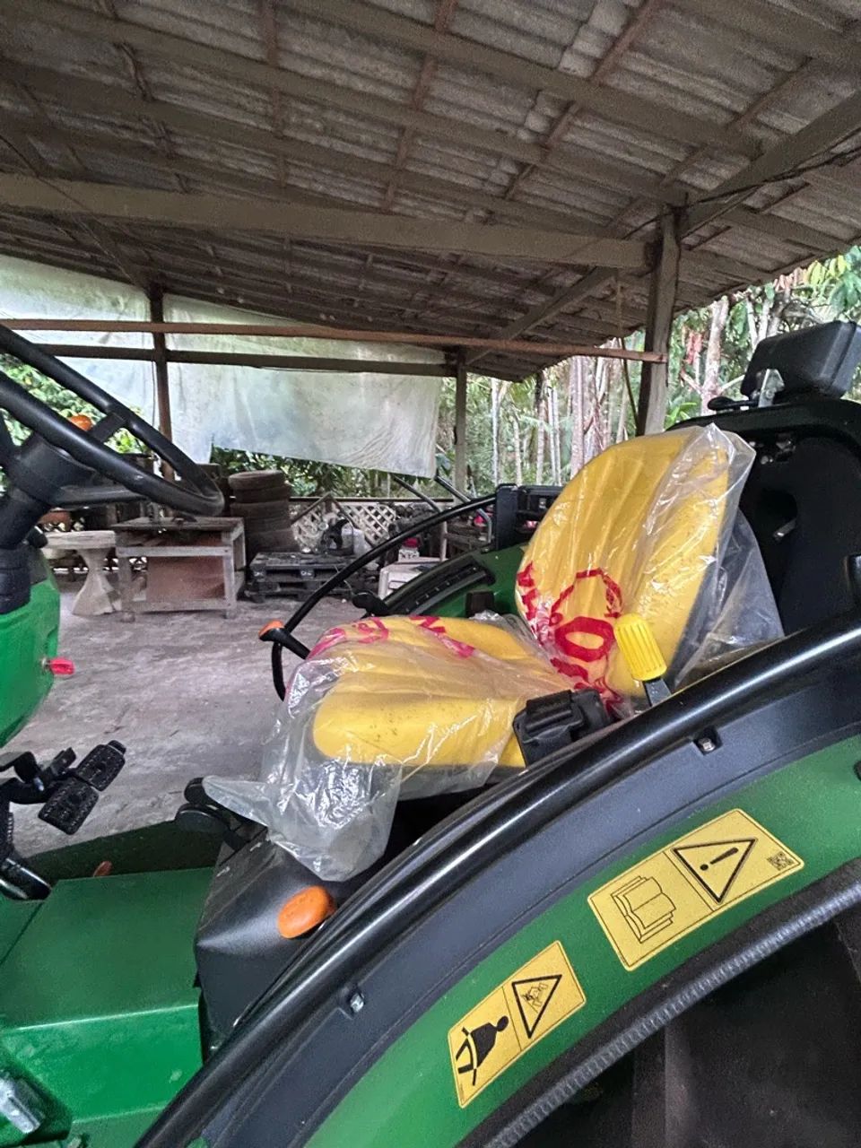 Trator Jonh Deere  - Foto 4