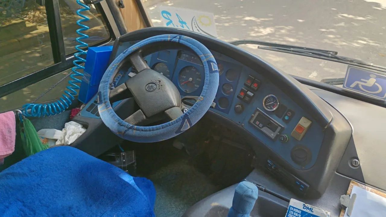 9-150 28 lugares  - Foto 4