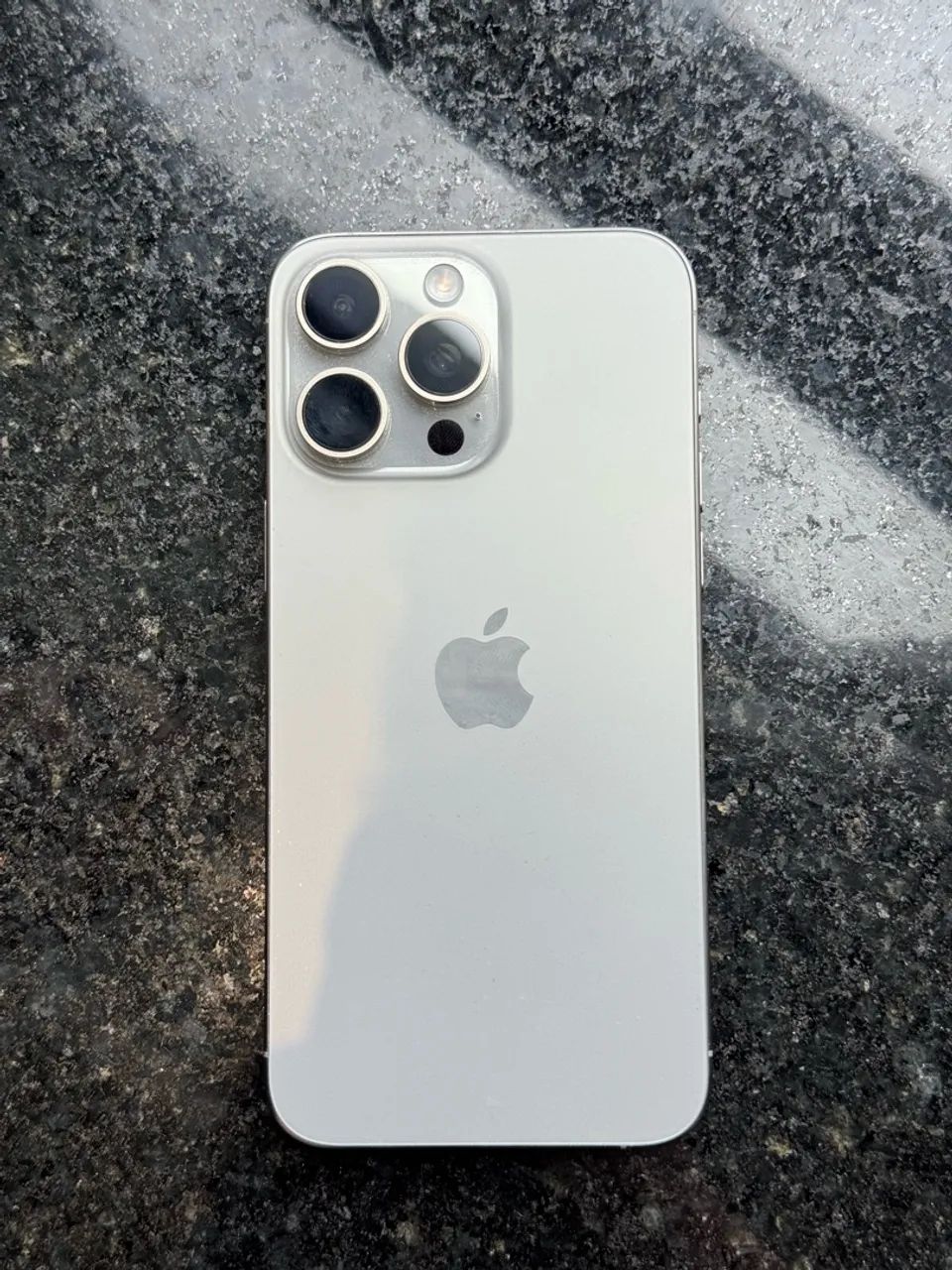 iPhone 15 Pro Max - 88% bateria - com caixa e nota fiscal - Foto 2