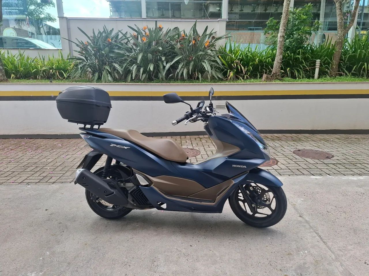 Vendo PCX DLX em excelente estado  - Foto 4