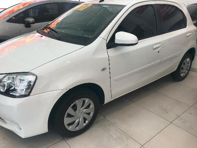 Etios automatico semi novissimo