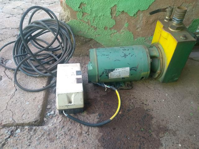 Motor e bomba Água