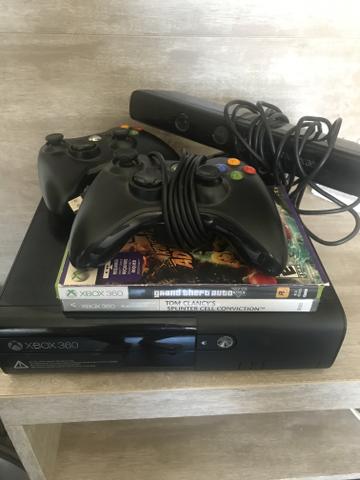 Vendo Xbox 360 com kinect e dois controles