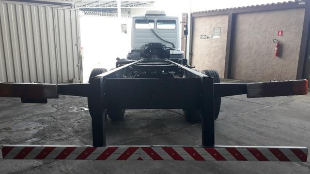 Mb 1718 2011/11 com 125.000 km originais sem retoque de pintura - Foto 9