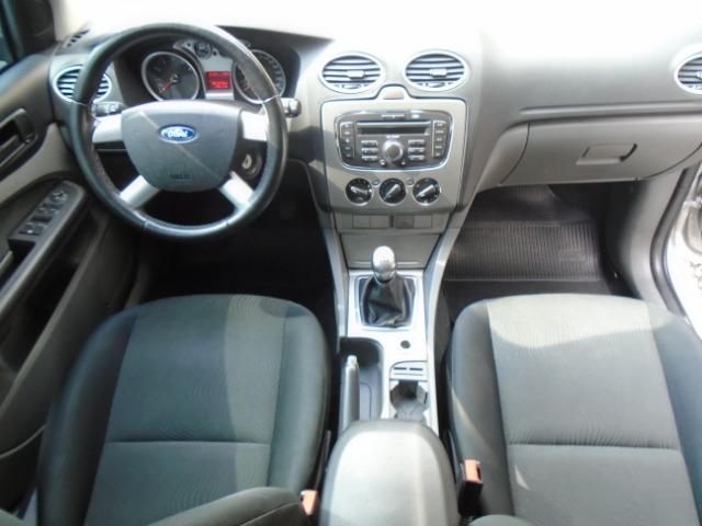 Focus sedã 1.6 flex 81.000 km Novo! 2013 único dono - Foto 8