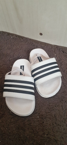 chinelo adidas kids