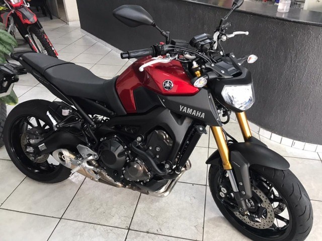 YAMAHA MT09 2018 VERMELHA 1.800 KM