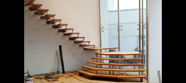 Escadas de madeira. - Foto 6