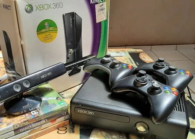 XBOX 360 SLIM DESTRAVADO COM 1 CONTROLE KINECT E 15 JOGOS 