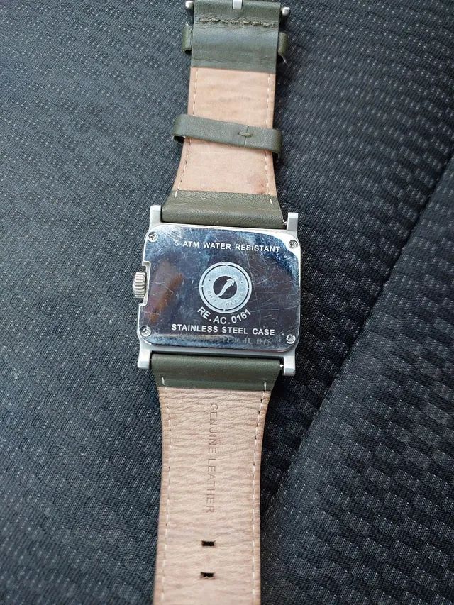 RELÓGIO QUADRADO DE PULSO PULSEIRA COURO SÓ VENDA NÃO TROCO POR NADA  - Foto 3