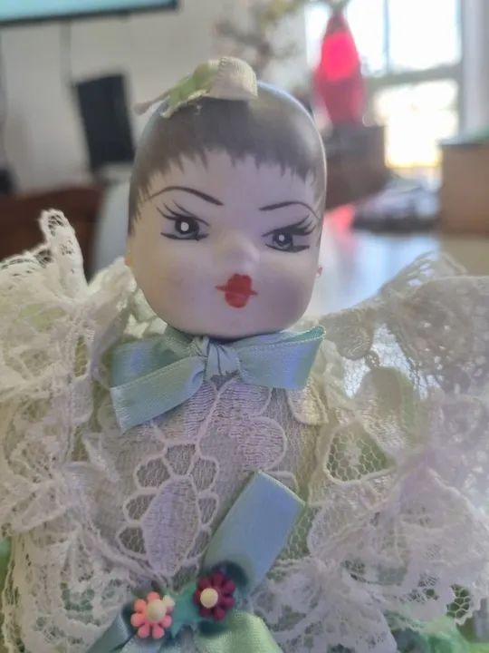 Boneca de Porcelana - Vestido Verde - Usada - Antigo - Foto 4