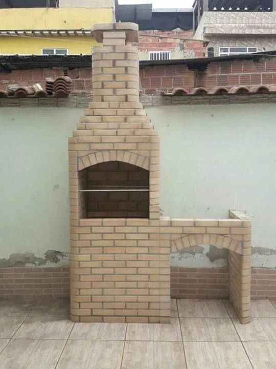Churrasqueira e base pra bancada tijolo claro 