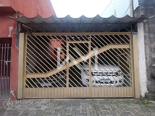 Sobrado residencial, com salão e kitnets ideal para renda em Jardim Sao Francisco - Guarul