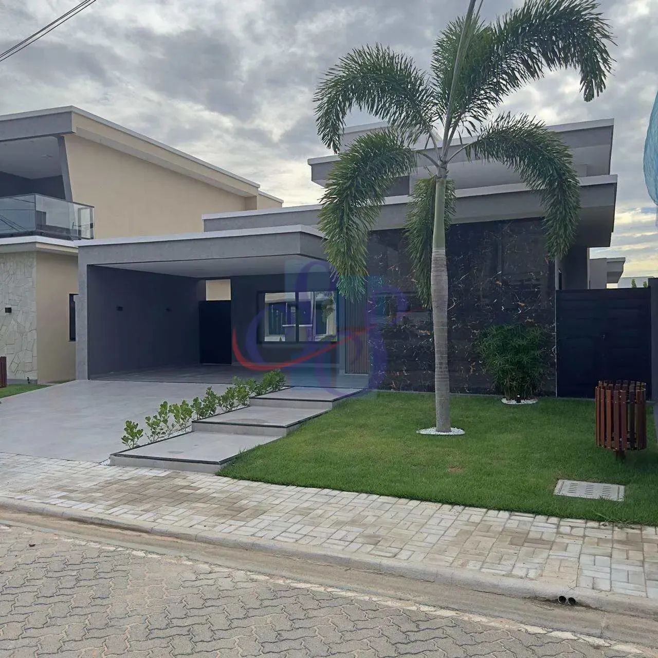 Belíssima casa no Jardins do lago com 3 suítes - Foto 2
