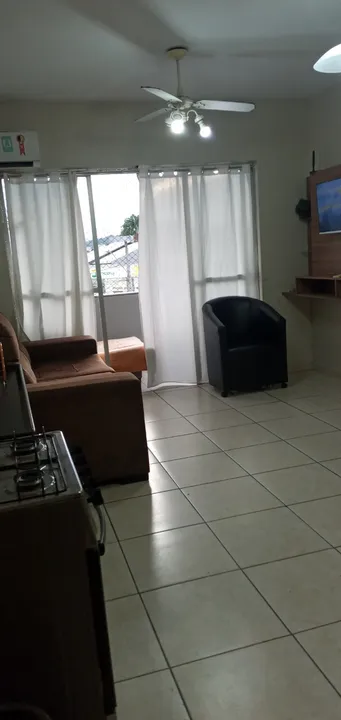 Apto 2 quartos, aprox. 450m da praia-Balneário Camboriú, wifi, a/c, wats *.