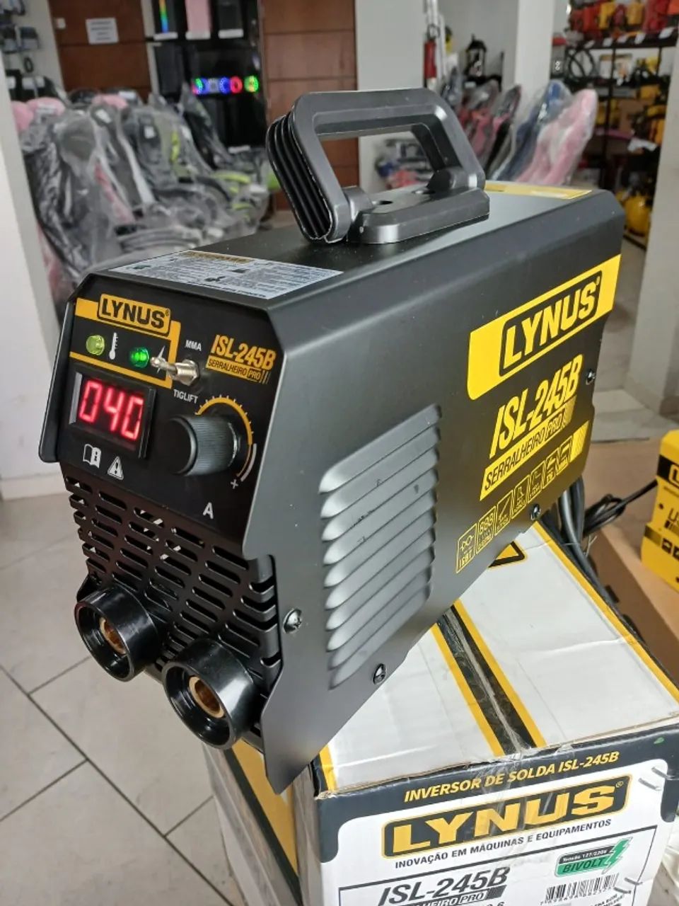 Inversora de solda lynus serralheiro pró 200A nova - Foto 2