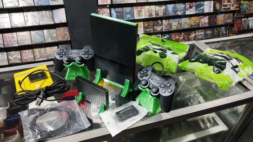 PS2 L8 HD250GB CHEIO DE JOGOS DE PS2 E RETROS + 2 CONTROLES E CABOS - Foto 6