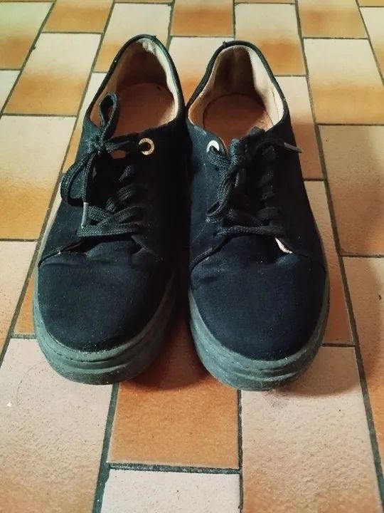  Brechó Tênis feminino Vizzano. Preto, camurçado e solado plataforma, 38 - Foto 5