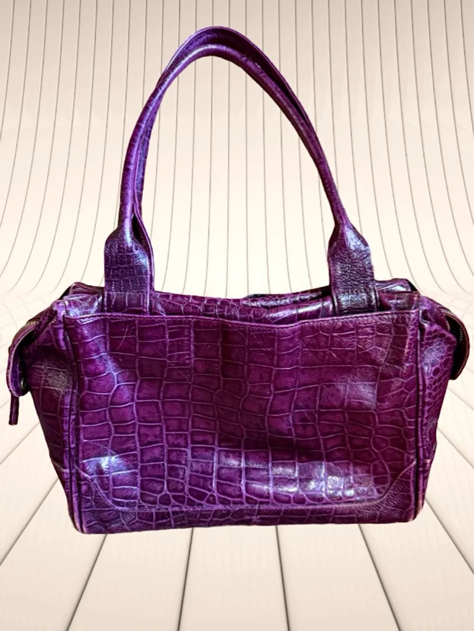 Bolsa roxa Apparenze de couro com textura croco - Foto 2