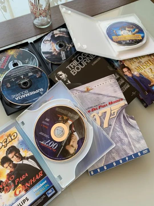 DVDs filmes 007 Um novo dia para morrer (DVD duplo) Uma noite no Museu 1 e 2 (DV - Foto 3
