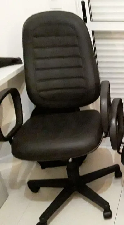 Cadeira de Escritório Giratória com Rodas