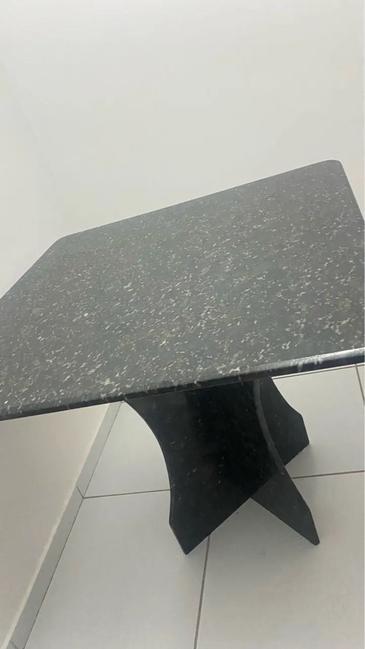 Vendo mesa em mármore preto 4 lugares - Foto 3