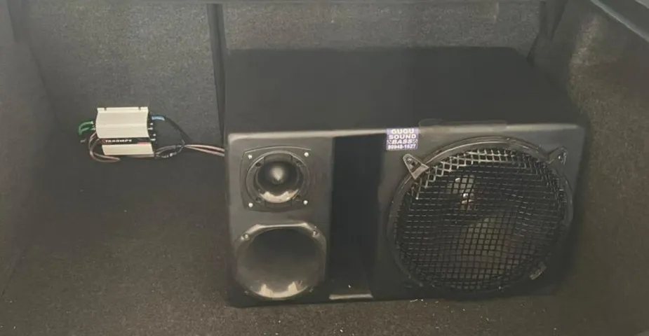 caixa de som automotiva 650$