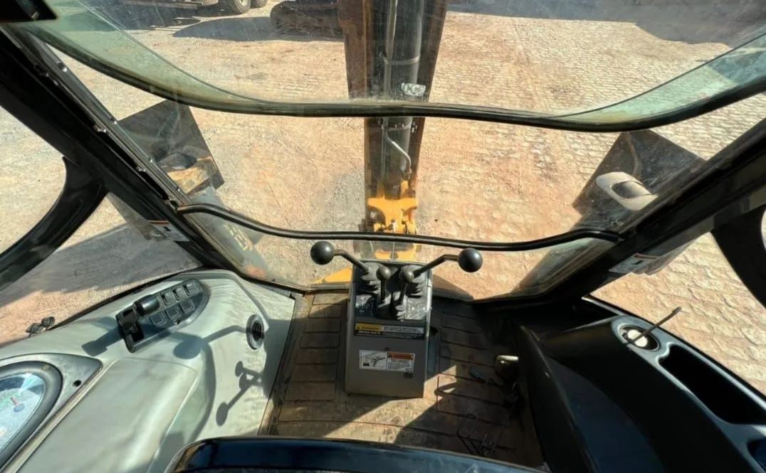 Case 580n 4x4  ano 2022 - Foto 5