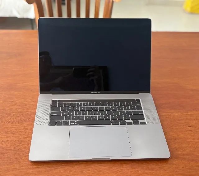 MacBook Pro 16