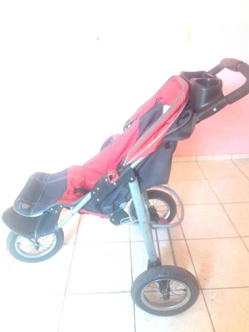 Carrinho de bebê semi novo - Foto 3