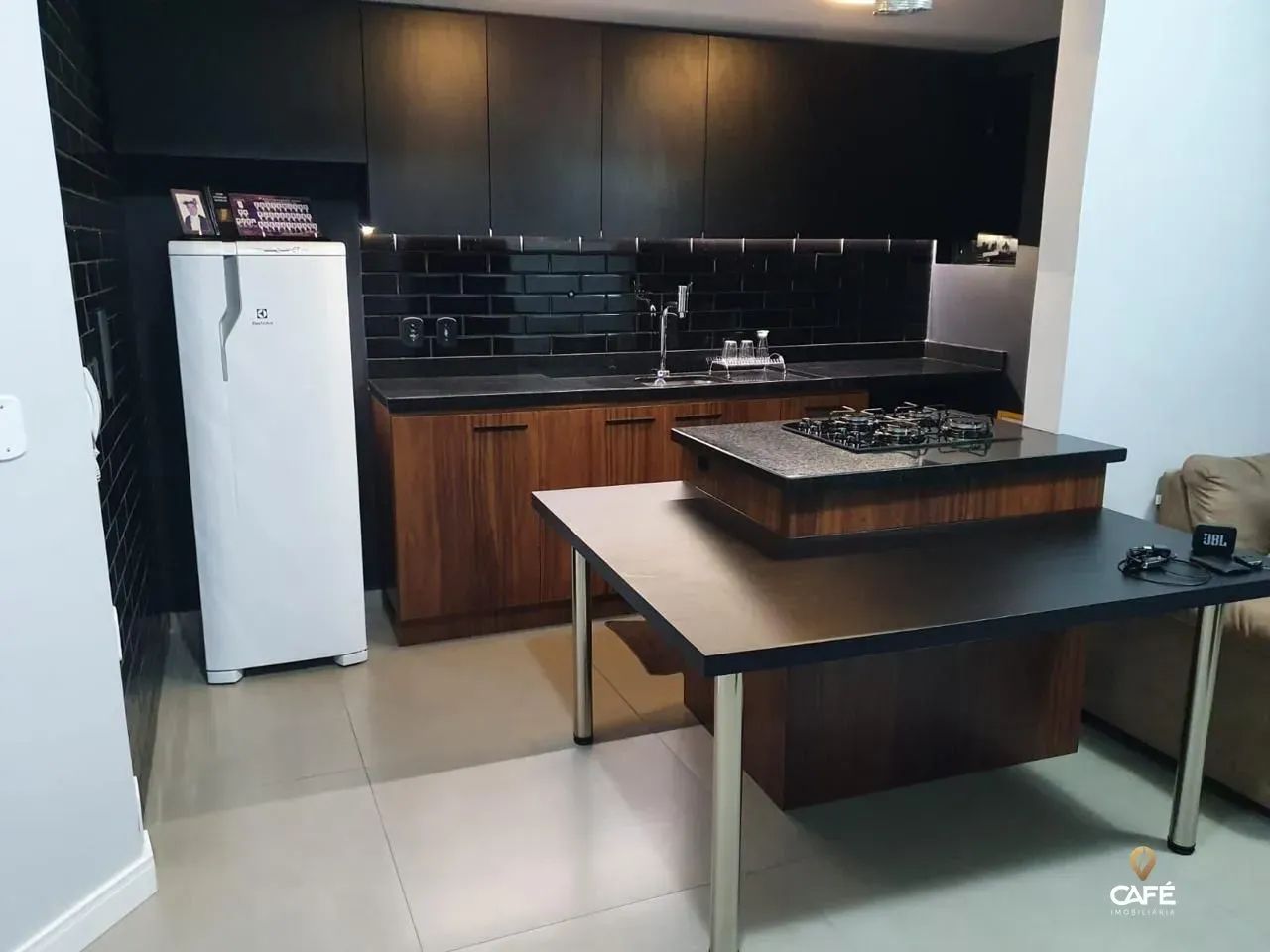 Cobertura Central semimobiliada - R$ 325.000