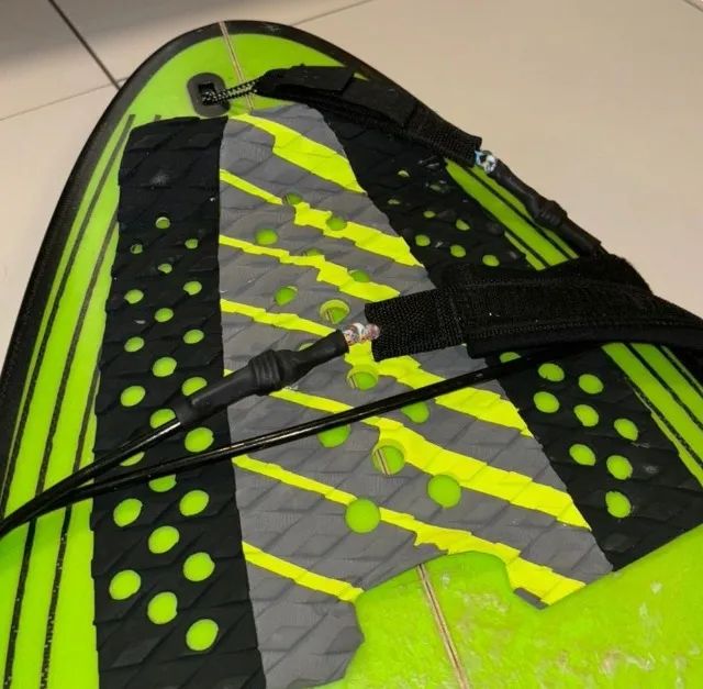 Prancha HotSummer com quilhas Seminova - Foto 4