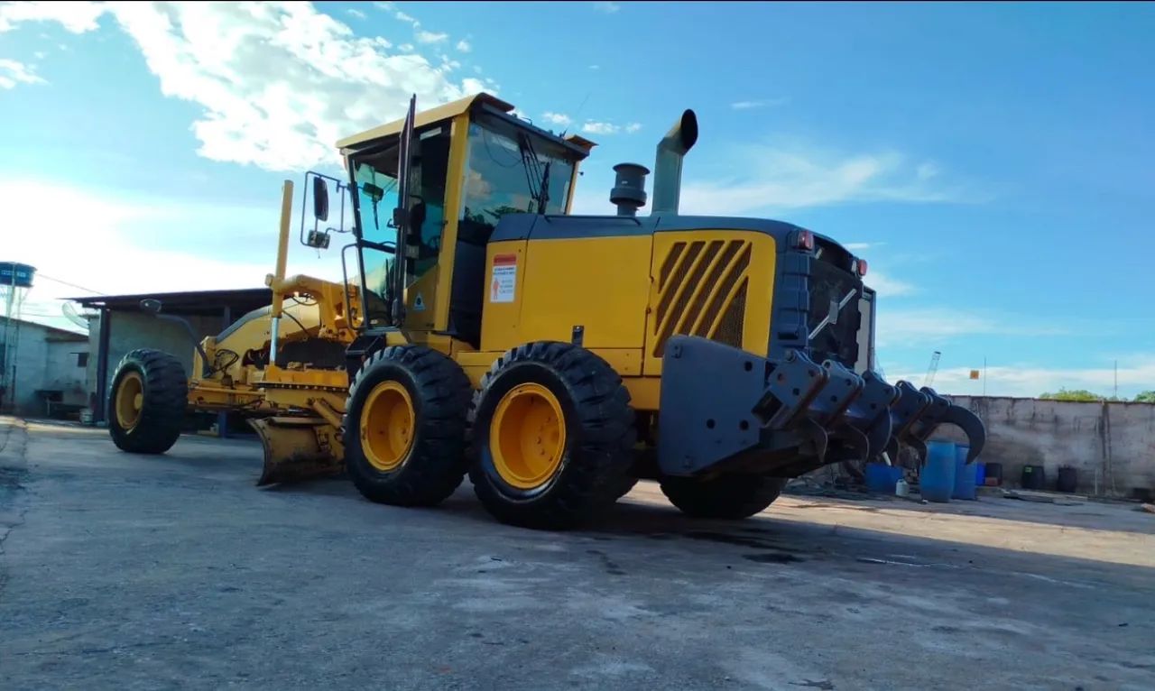 Motoniveladora Volvo G940 ano 2010 com 9300 horas, ar condicionado, em MG - Foto 4