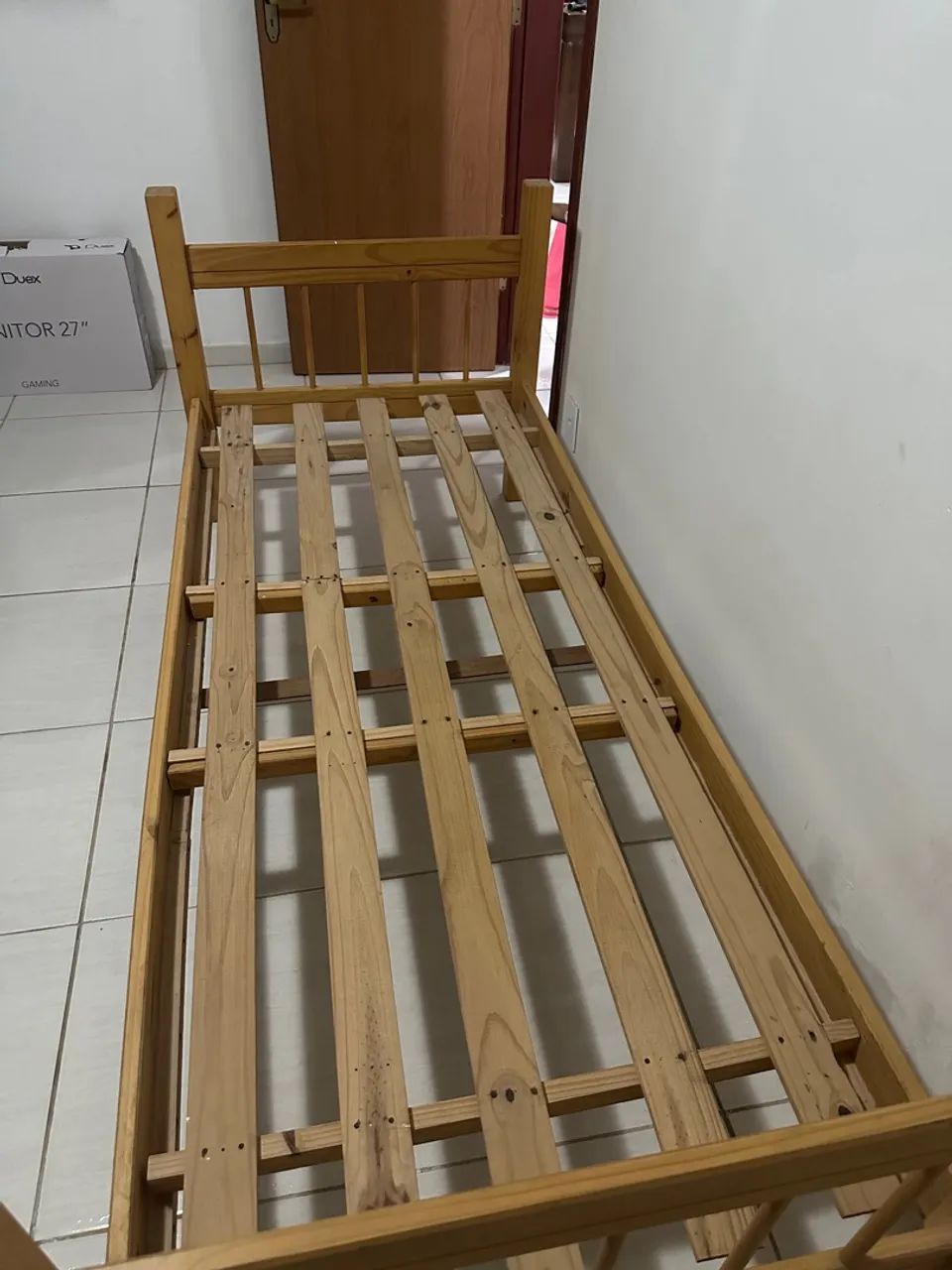 Cama de solteiro64341864491778123