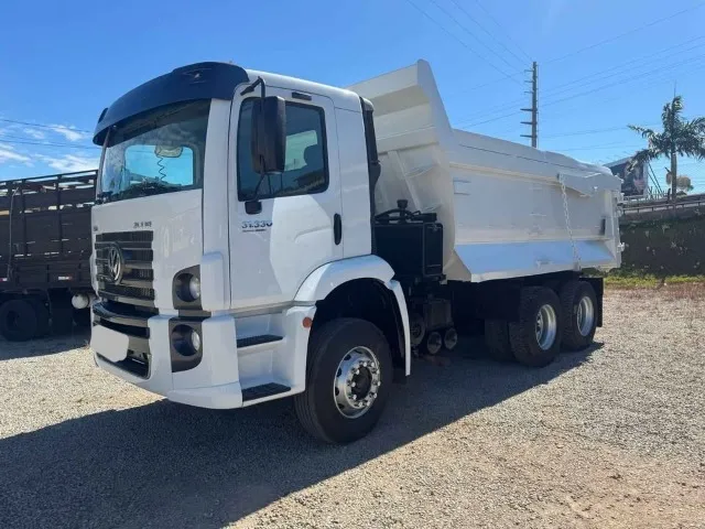 Vw 31330 6x4 caçamba 2014
