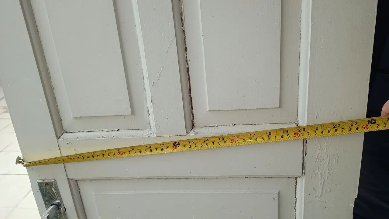 Porta de Madeira Maciça Usada - Foto 2