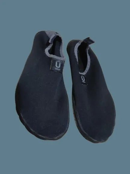 Par de Sapatos de Água Pretos - Foto 2