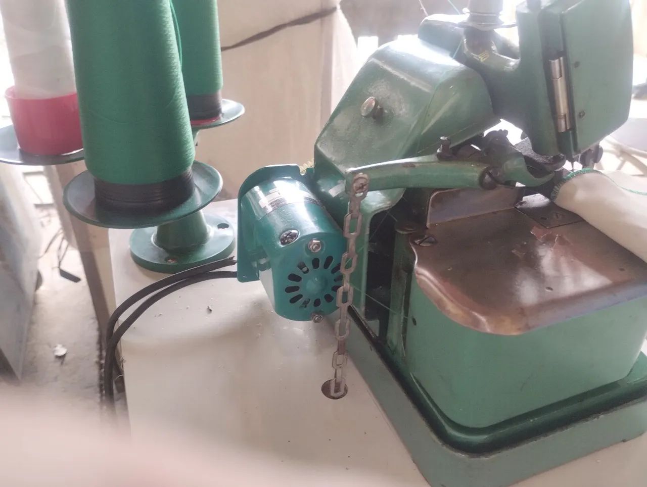 Máquina de Overlock Industrial - Foto 3