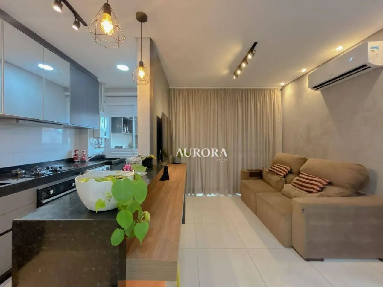 Apartamento no Edifício Uptown Residence com 2 dormitórios à venda, 85 m² por R$ 790.000 - - Foto 2