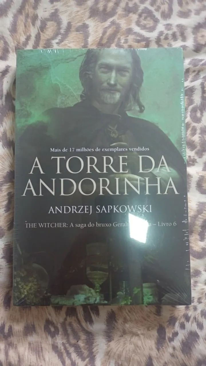 Vendo 4 livros/HQ em ótimo estado, ideal para colecionadores