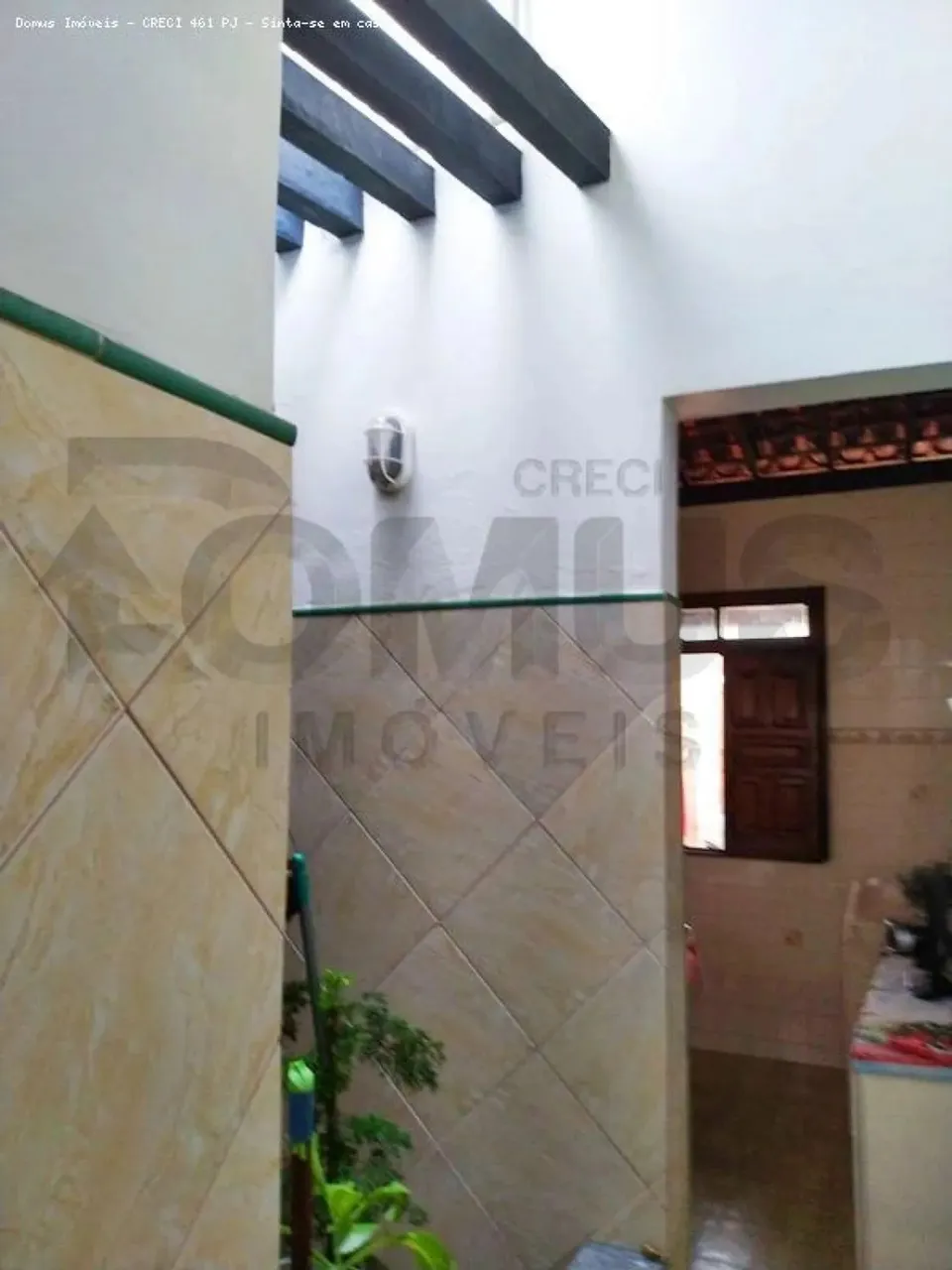Casa no Bairro Getúlio Vargas com 2 Quartos, Varanda, Garagem e Área de Serviço;