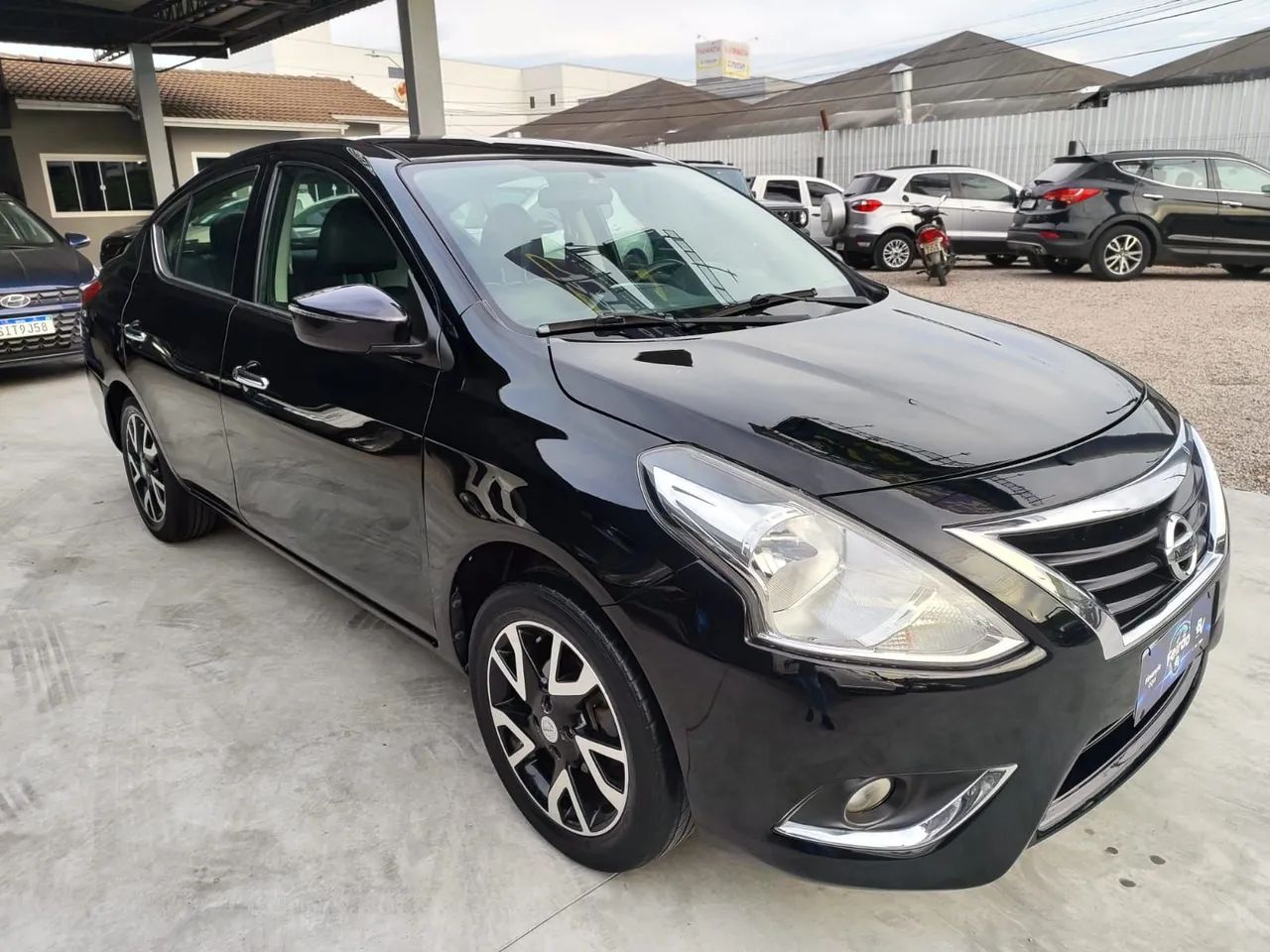 Versa Unique 1.6 Manual + Couro 83 mil km