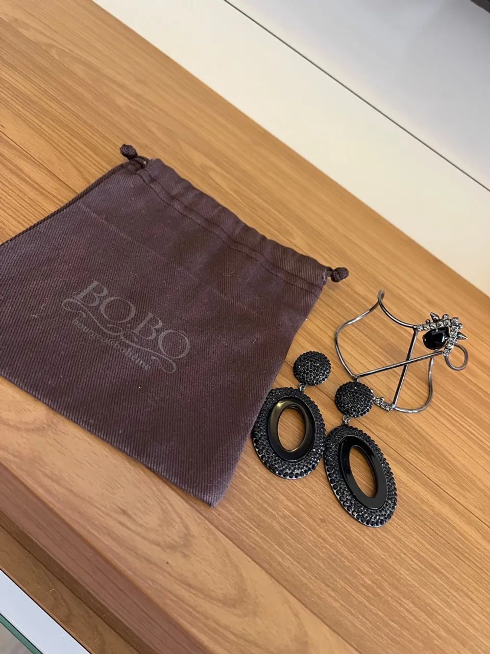Conjunto de brincos e pulseira da marca Bobô - Foto 5