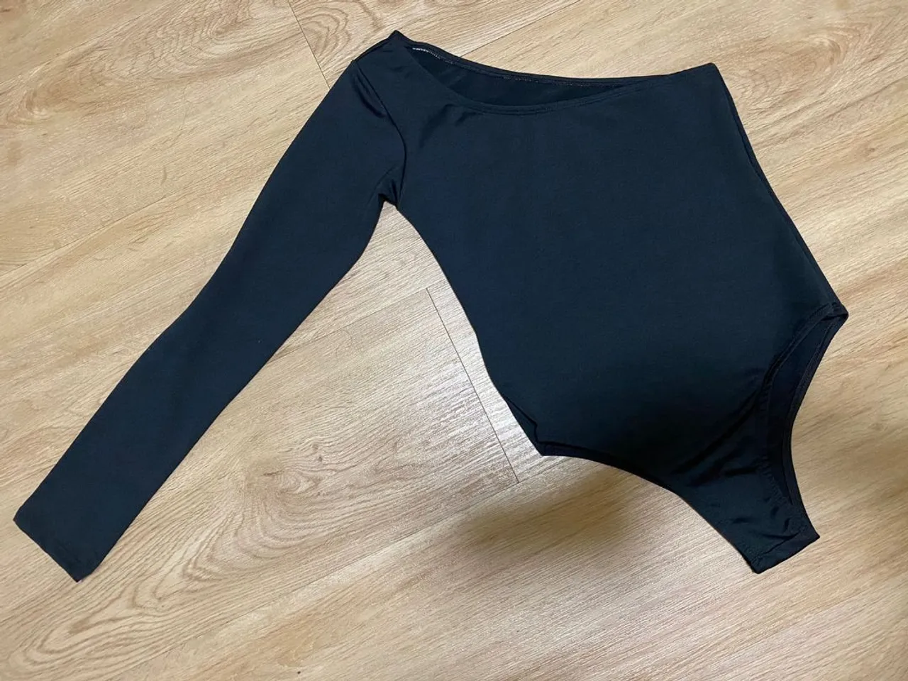 Body de manga única comprida preto