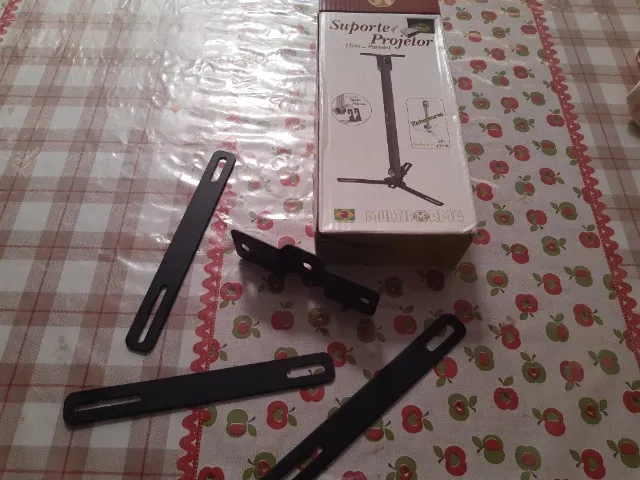 Suporte projetor na caixa (alguma peças não ta completo)