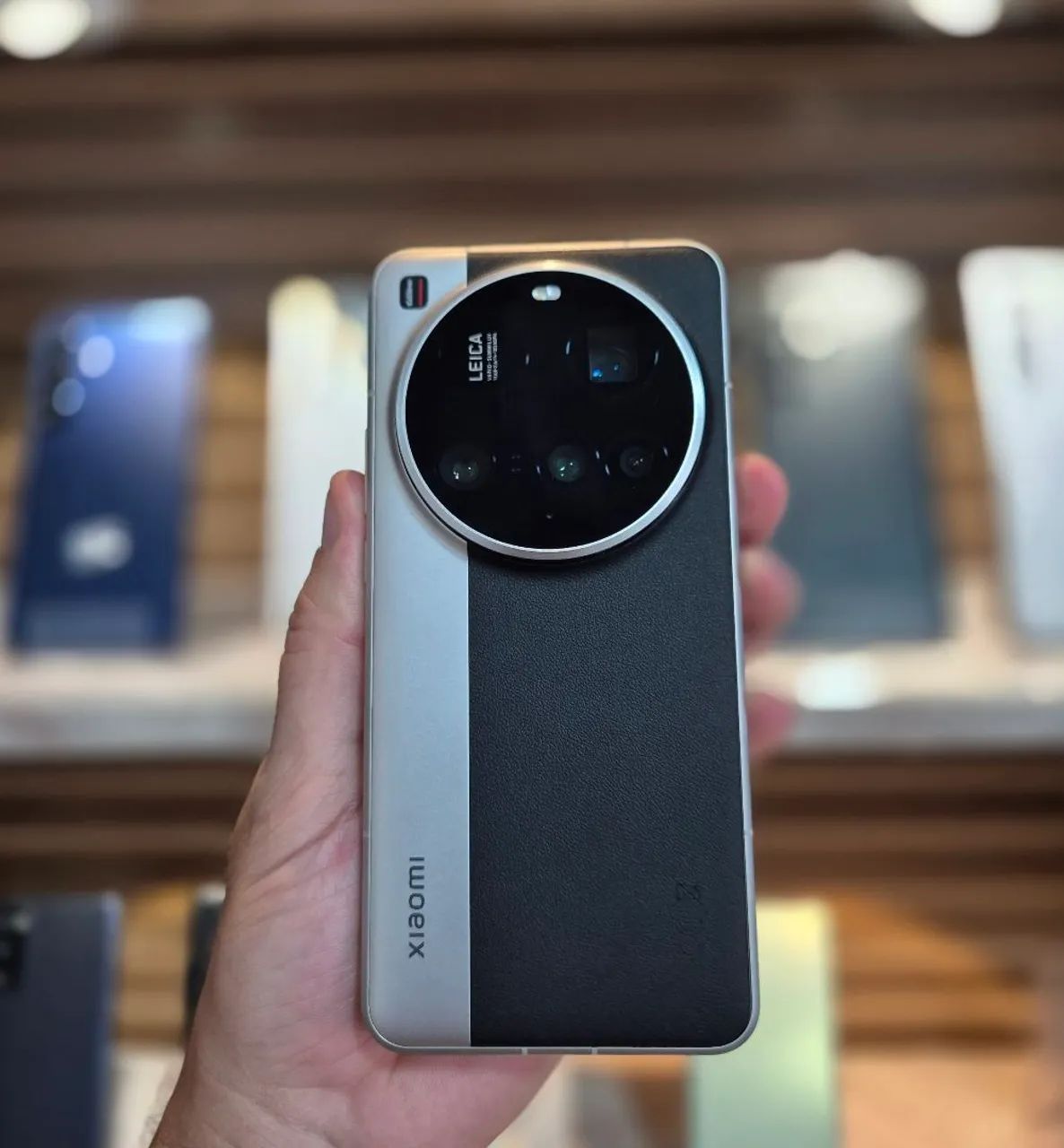 Xiaomi 15 Ultra, 512/16GB RAM, 1 semana de uso, cor silver chrome, c/ caixa e acessórios - Foto 2