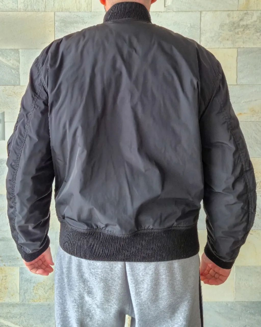 Jaqueta DKNY Jeans Bomber cor Preta Tamano G - Foto 3