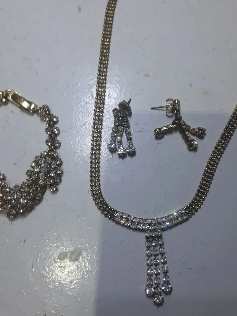 Conjunto de colar,pulseira e brincos com strass