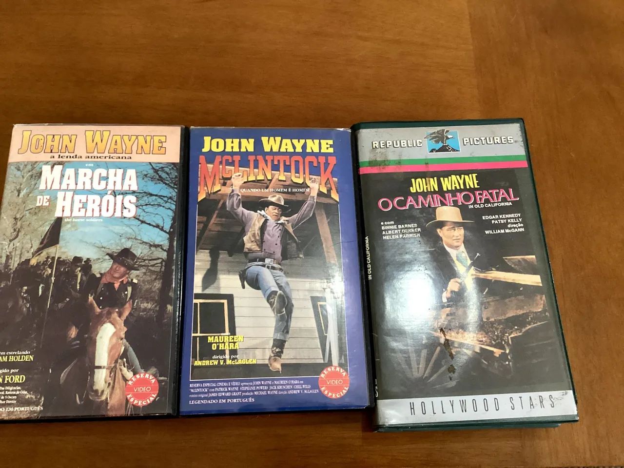3 fitas VHS John Wayne64303159715841120